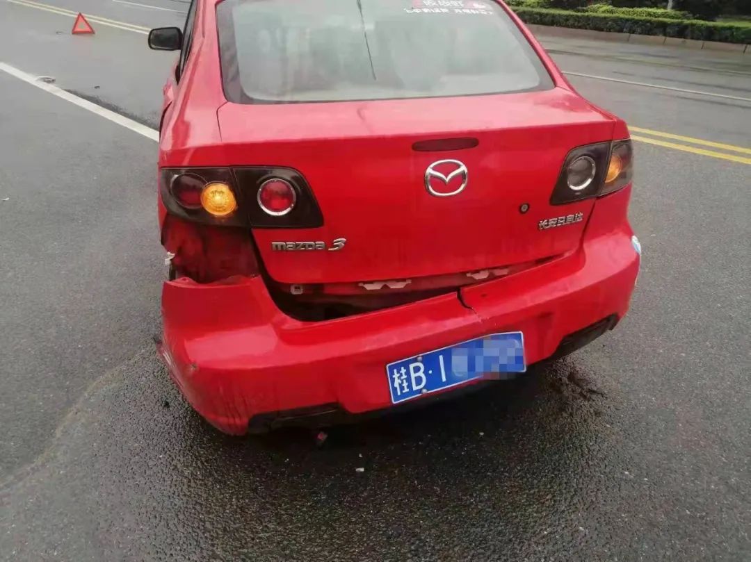 DƬ